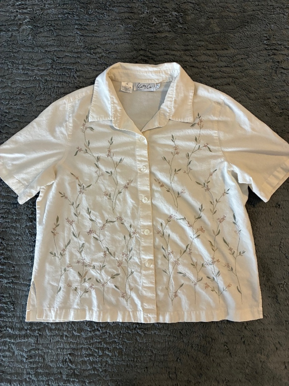 Vintage White Cream Embroidered Short-Sleeve Button-Up Top